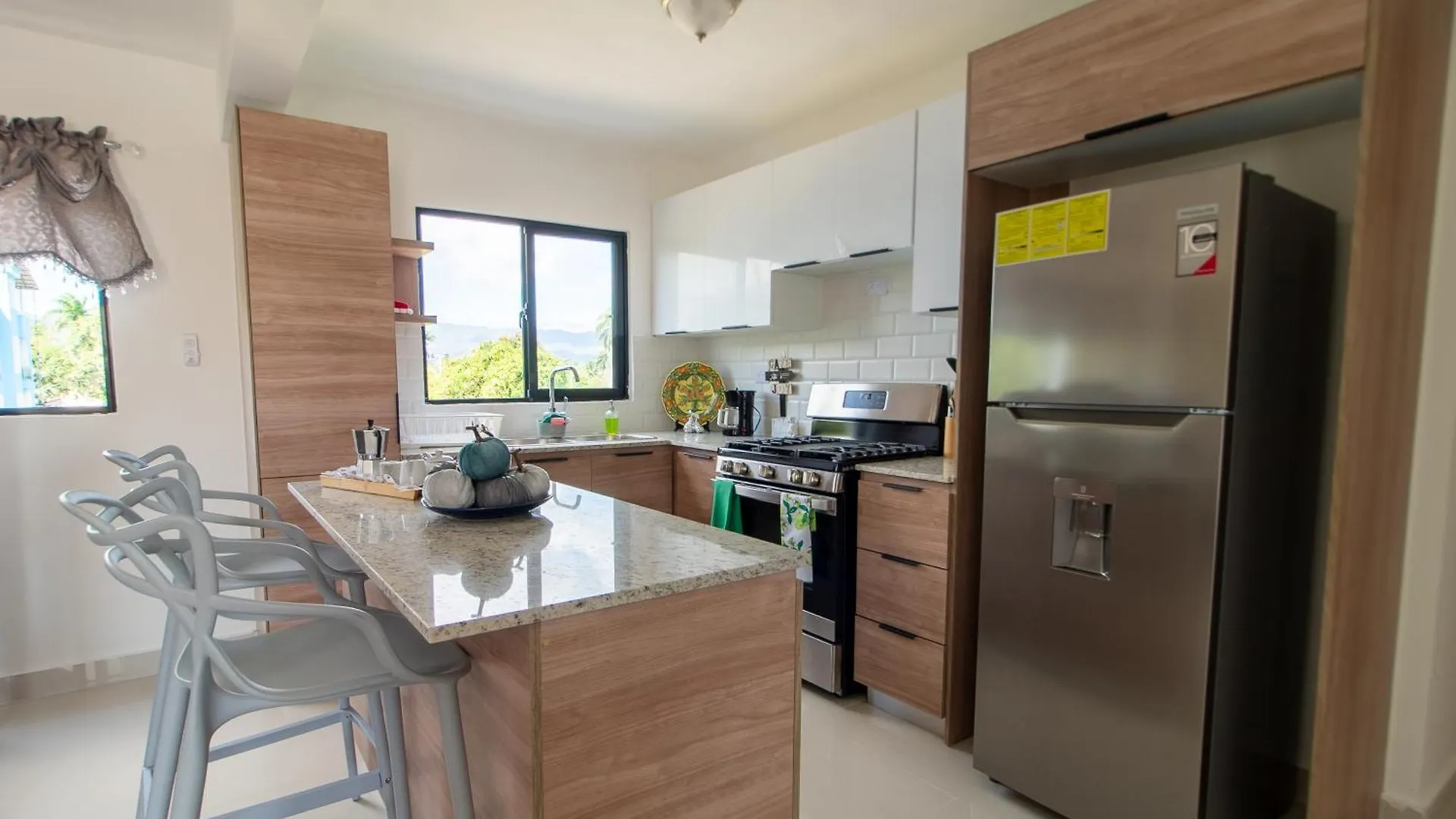 산티아고 데 로스 카바예로스 Beautiful New 3Bed Penthouse Pool Wi-Fi 아파트